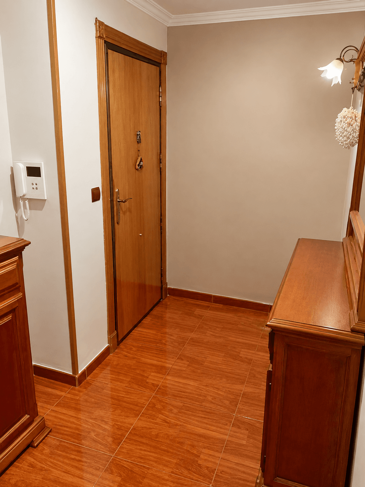 Piso en Venta en Carrer Ramón y Cajal - 9