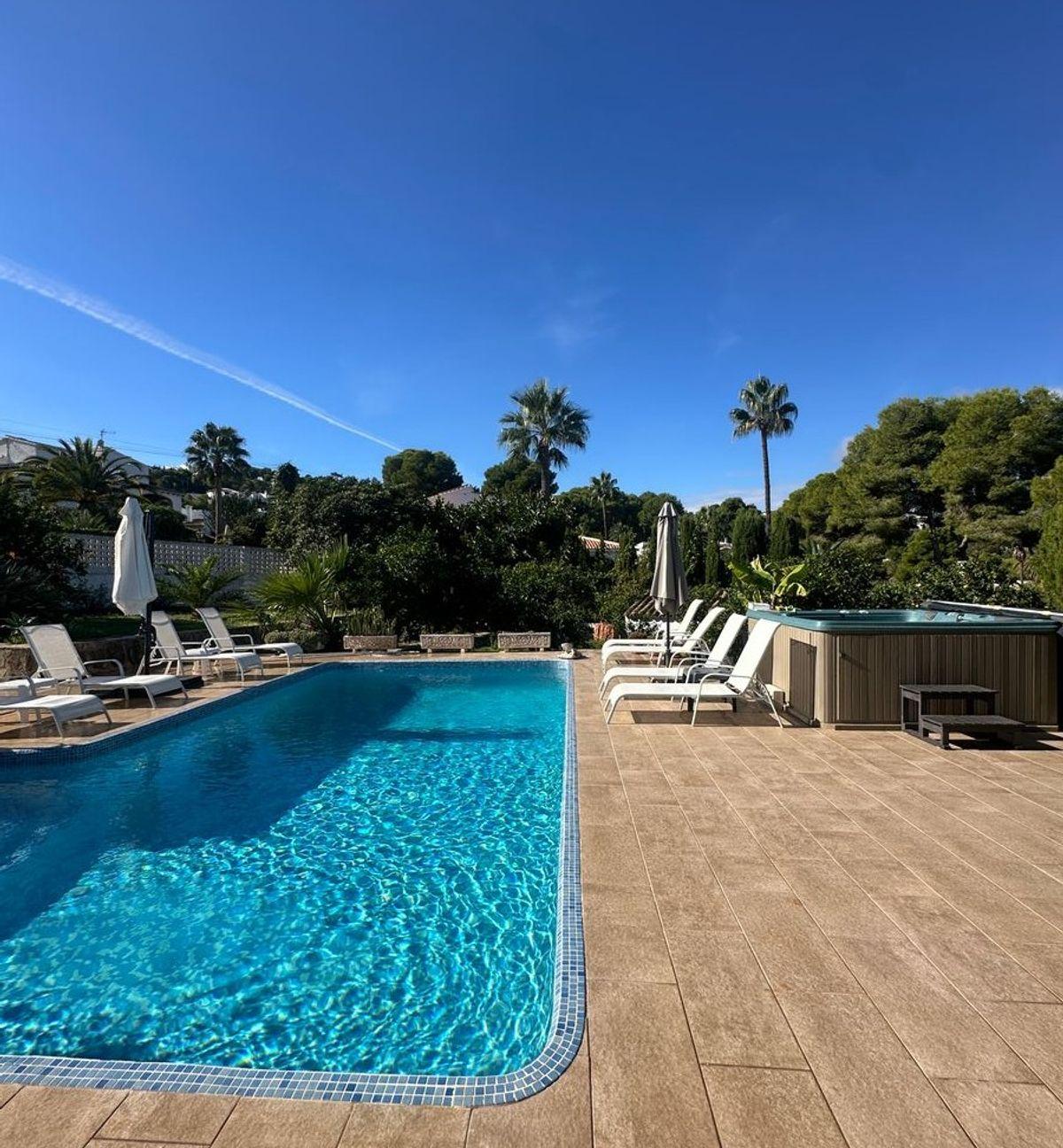Villa en Venta en Calle Halcones - 16