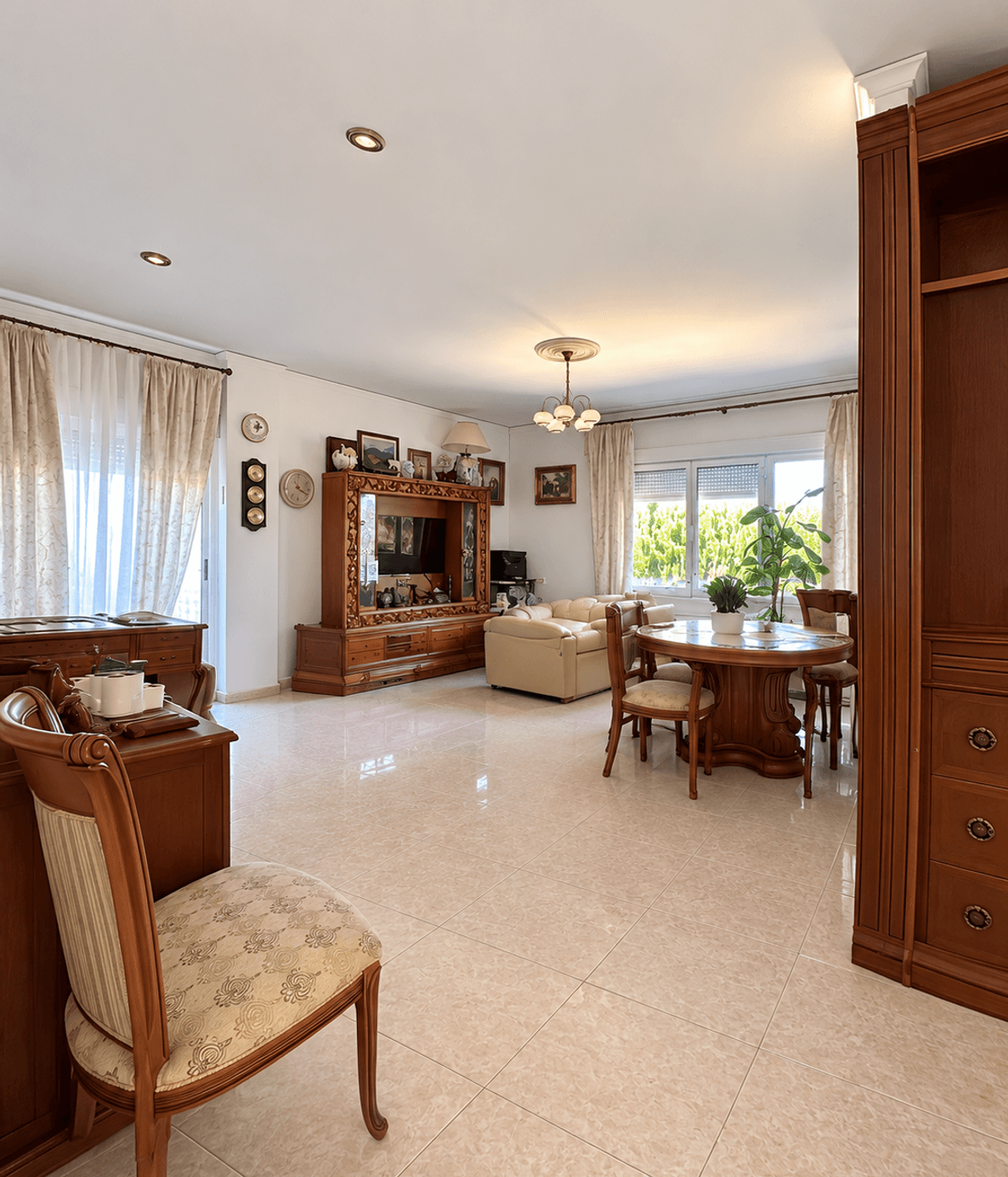 Villa en Venta en Calle Halcones - 3