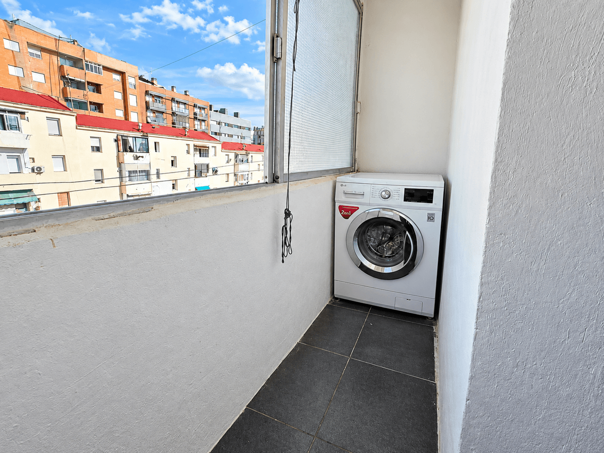 Piso en Venta en Carrer de Jacinto Benavente - 15