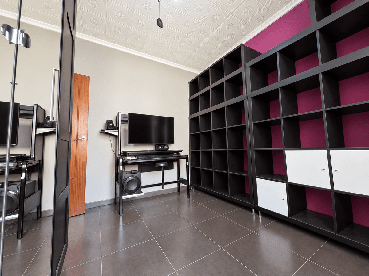 Piso en Venta en Carrer de Jacinto Benavente - 12