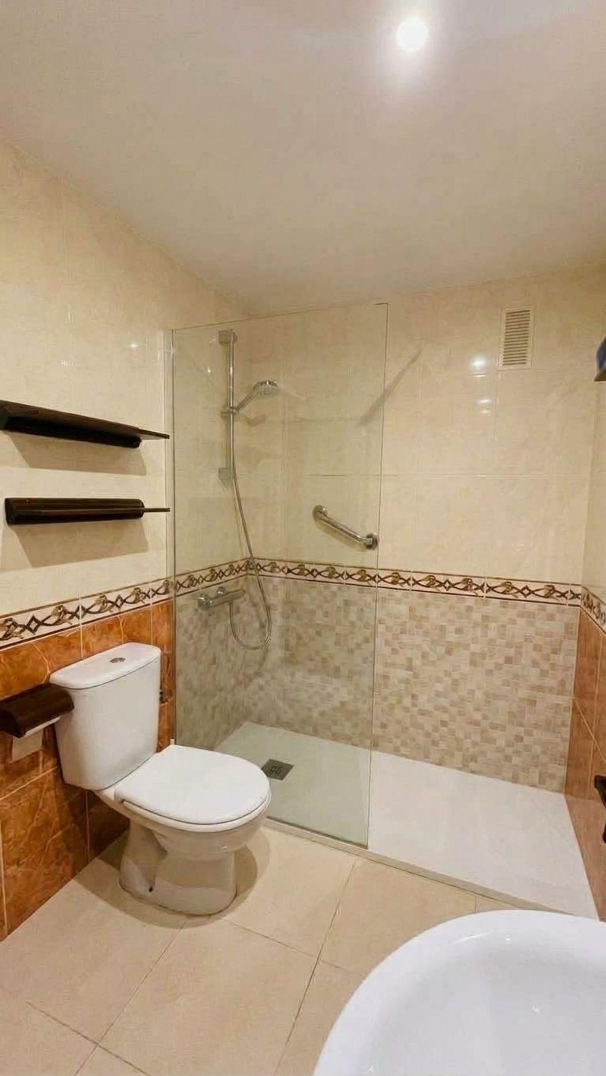 Piso en Venta en Carrer Amplaries - 5