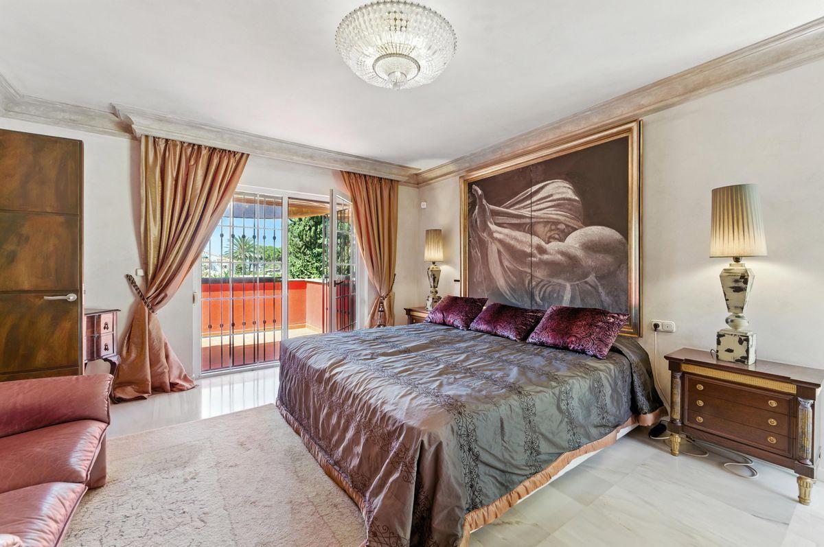 Villa en Venta en Avenida las Palmeras - 16