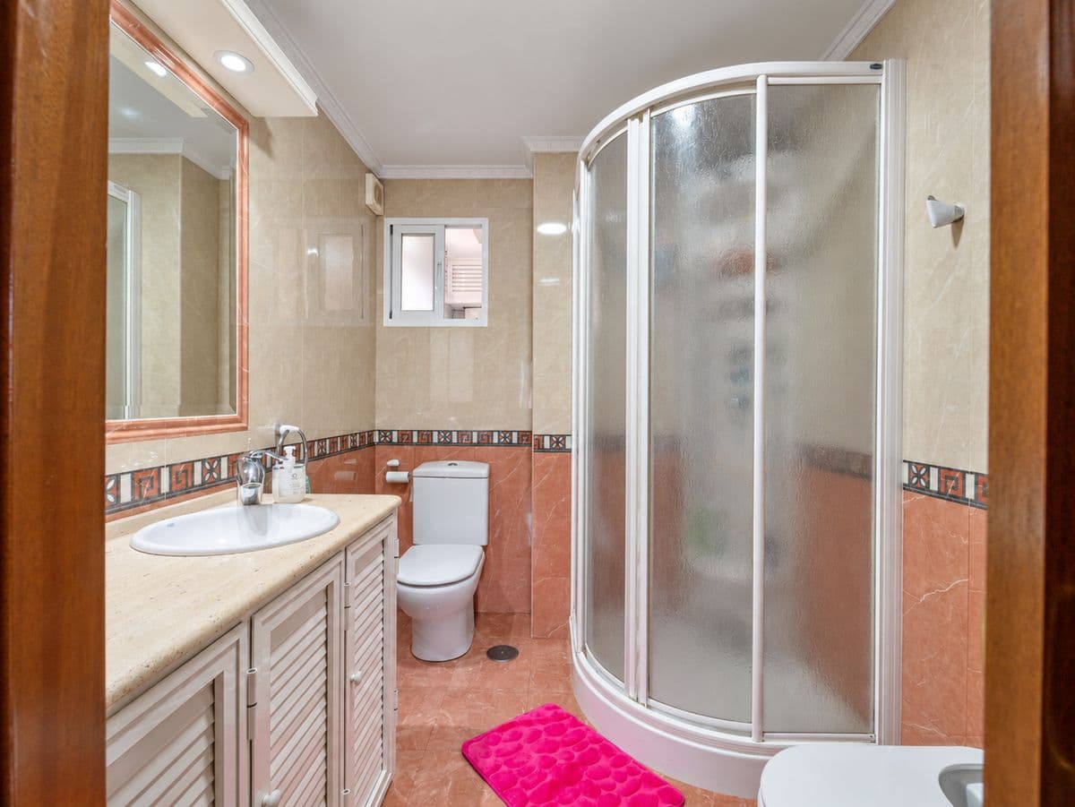 Piso en Venta en Calle Nalón - 24