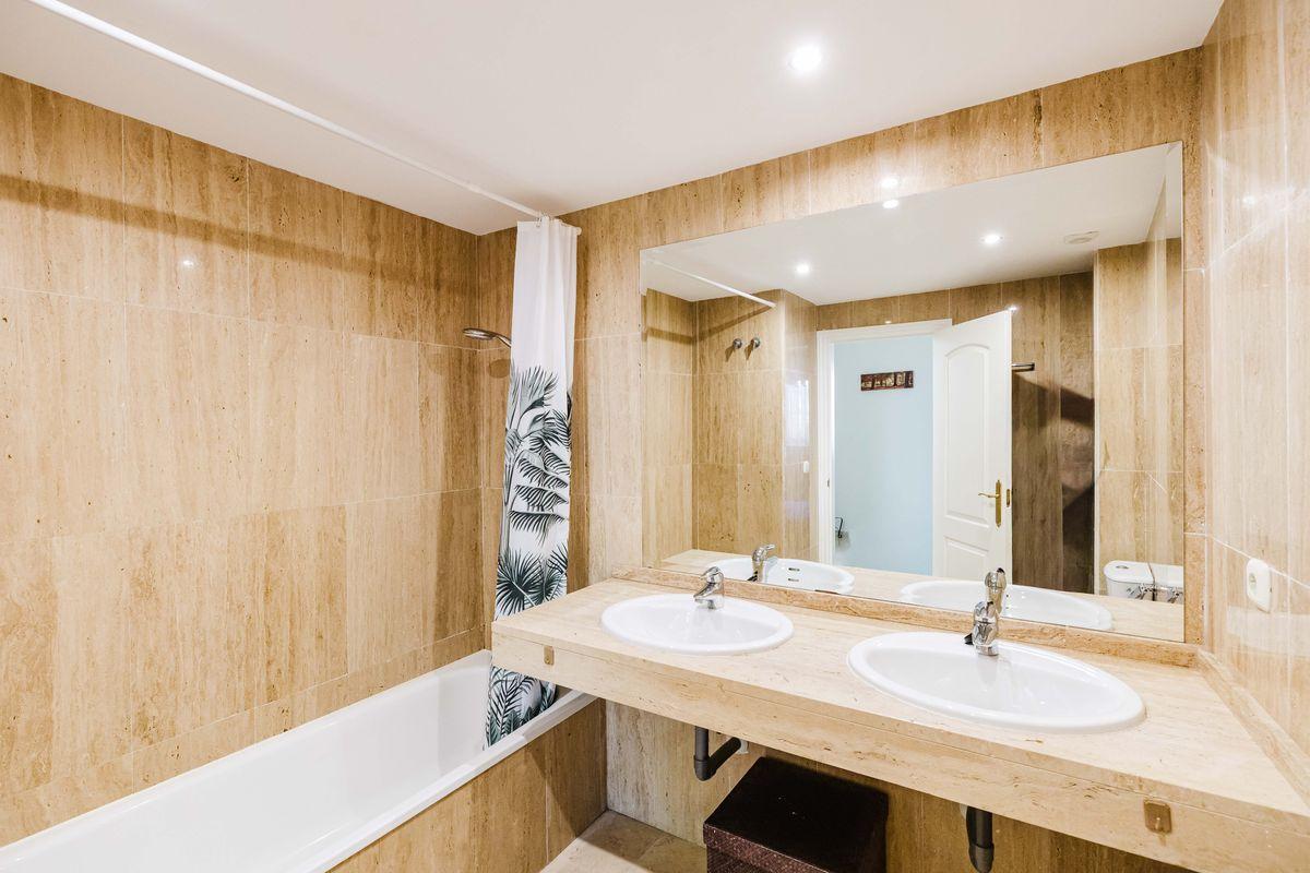 Piso en Venta en Calle Lila - 25