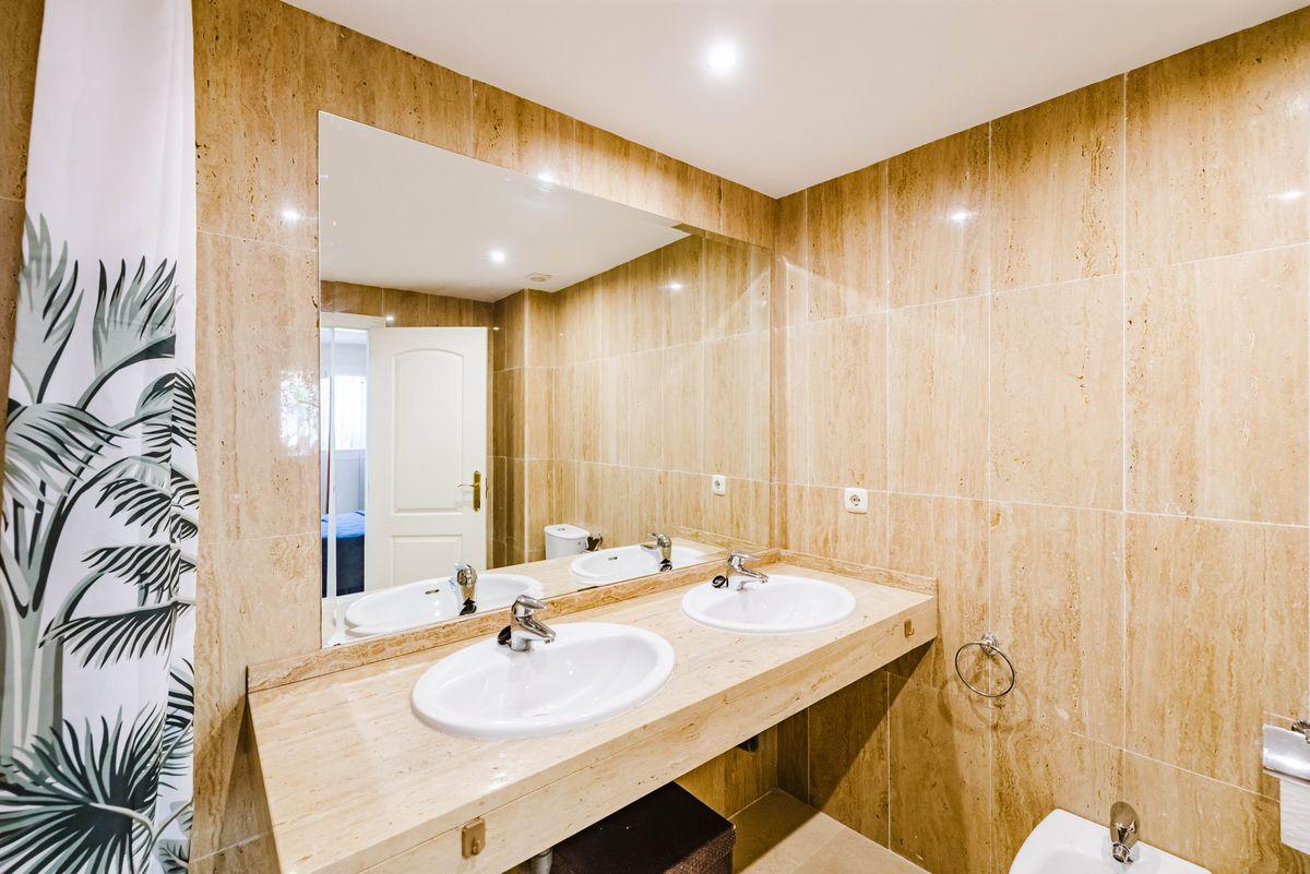 Piso en Venta en Calle Lila - 27