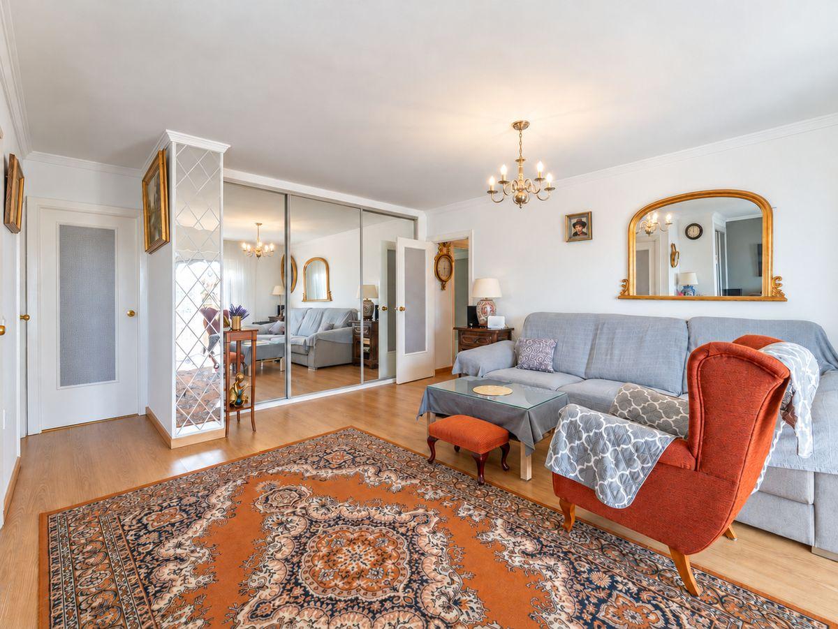 Piso en Venta en Calle Escritor Adolfo Reyes - 7