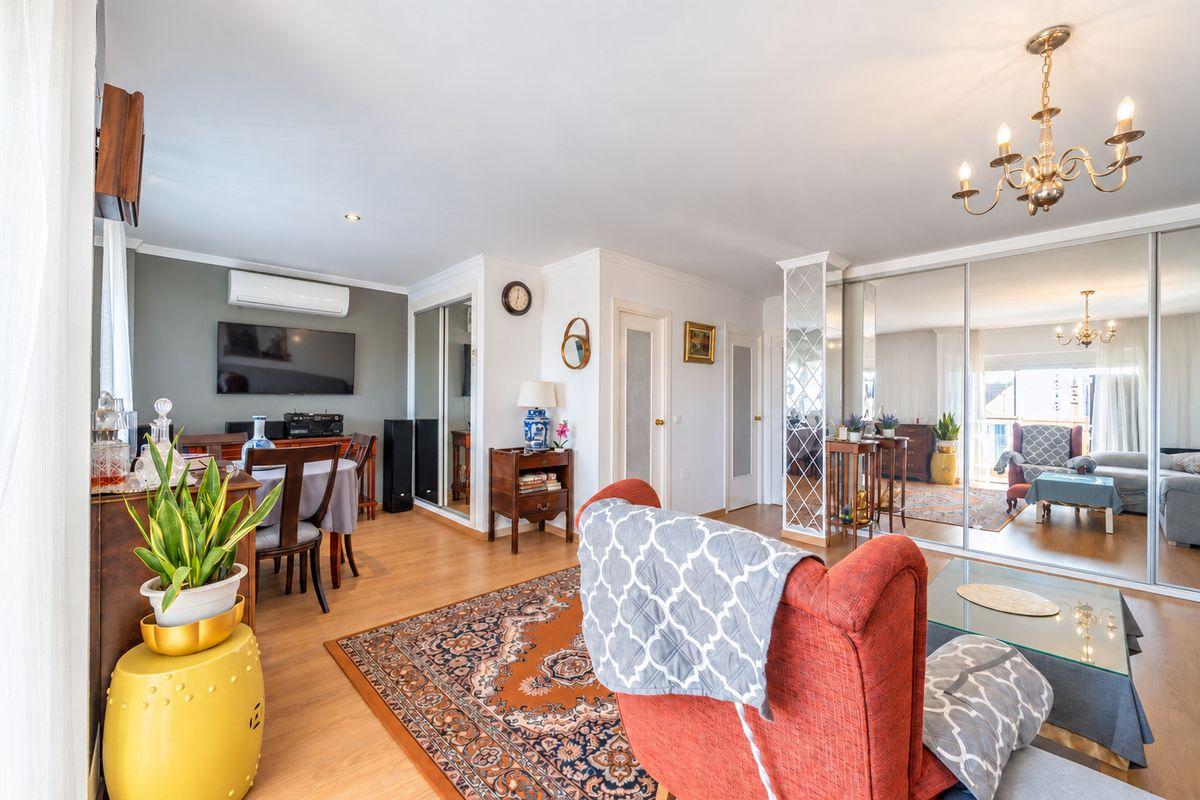Piso en Venta en Calle Escritor Adolfo Reyes - 2