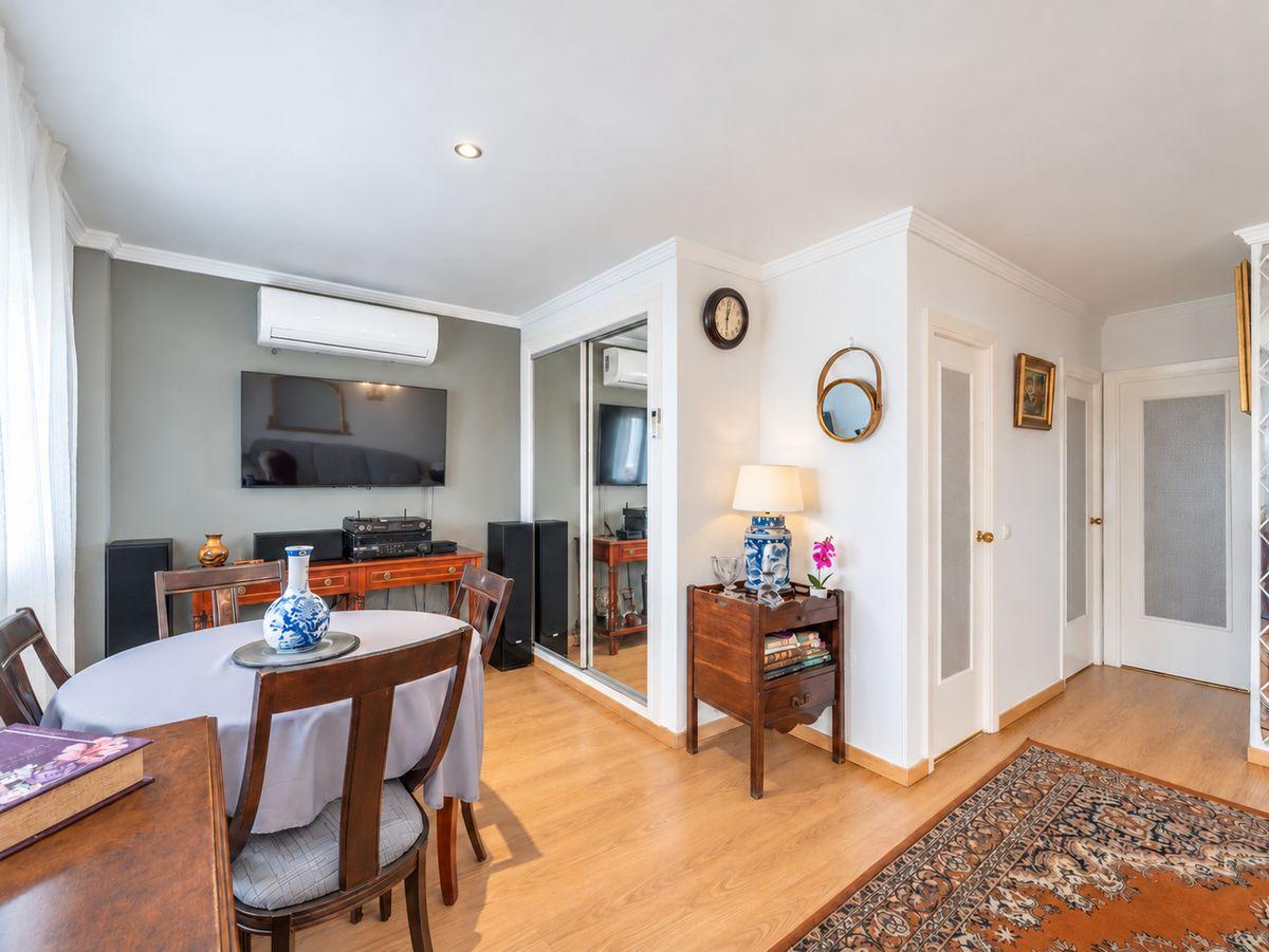Piso en Venta en Calle Escritor Adolfo Reyes - 8