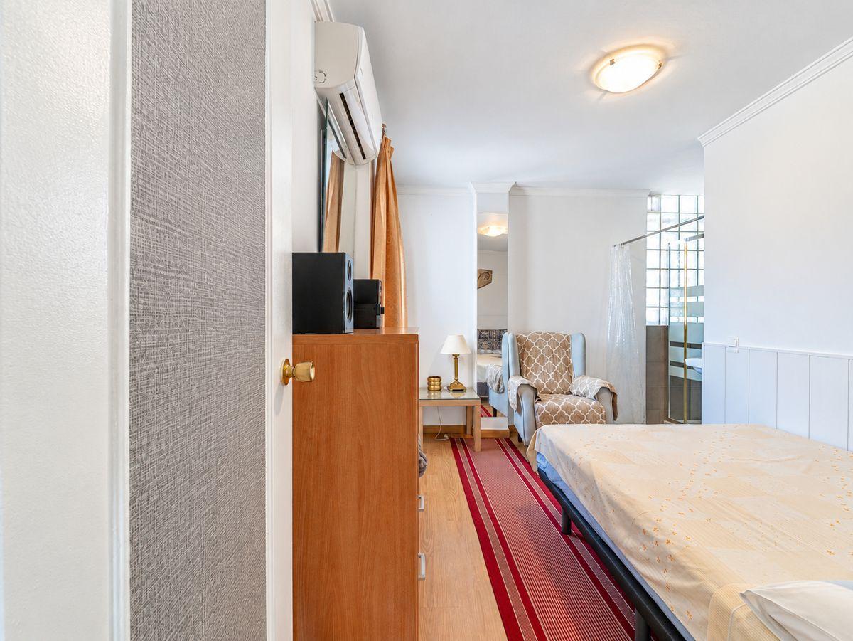 Piso en Venta en Calle Escritor Adolfo Reyes - 19