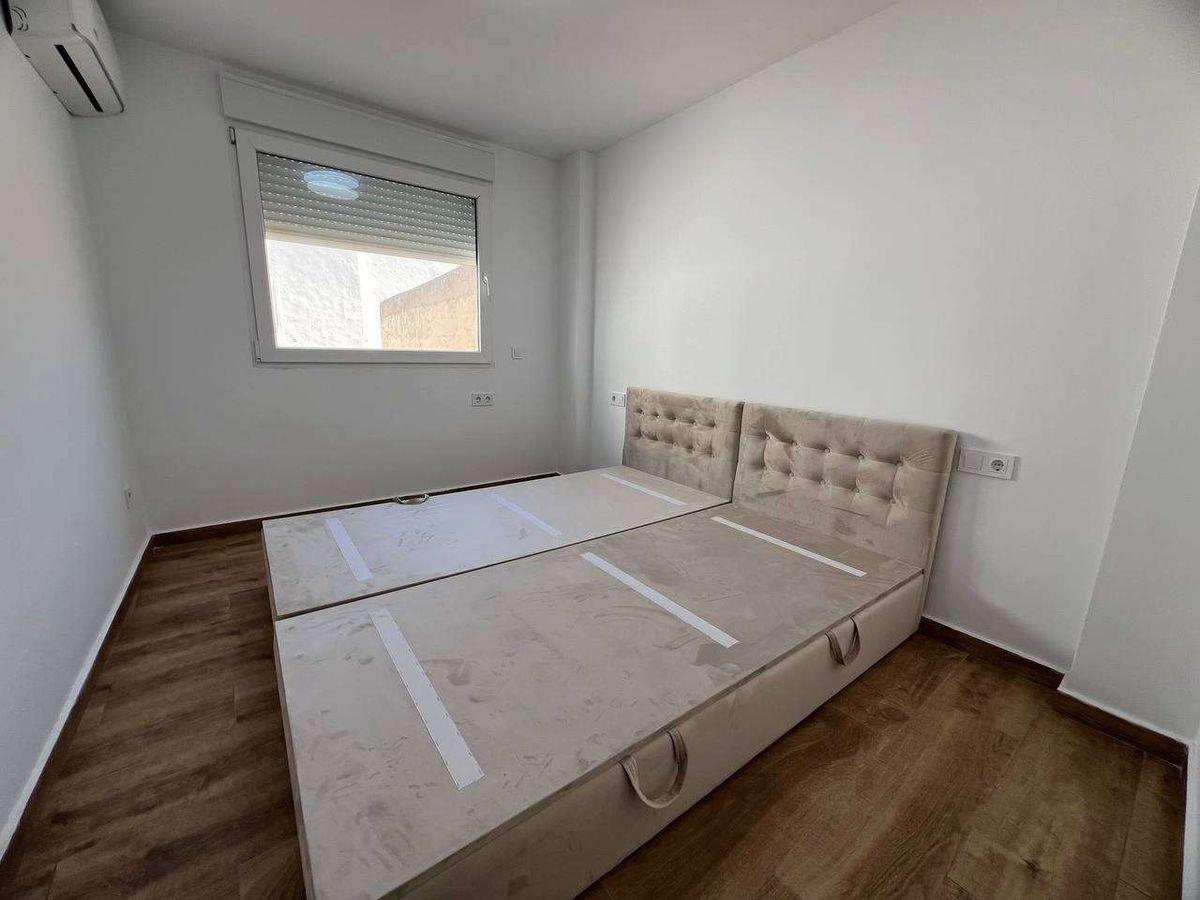 Piso en Venta en Calle Ramón Gallud - 8