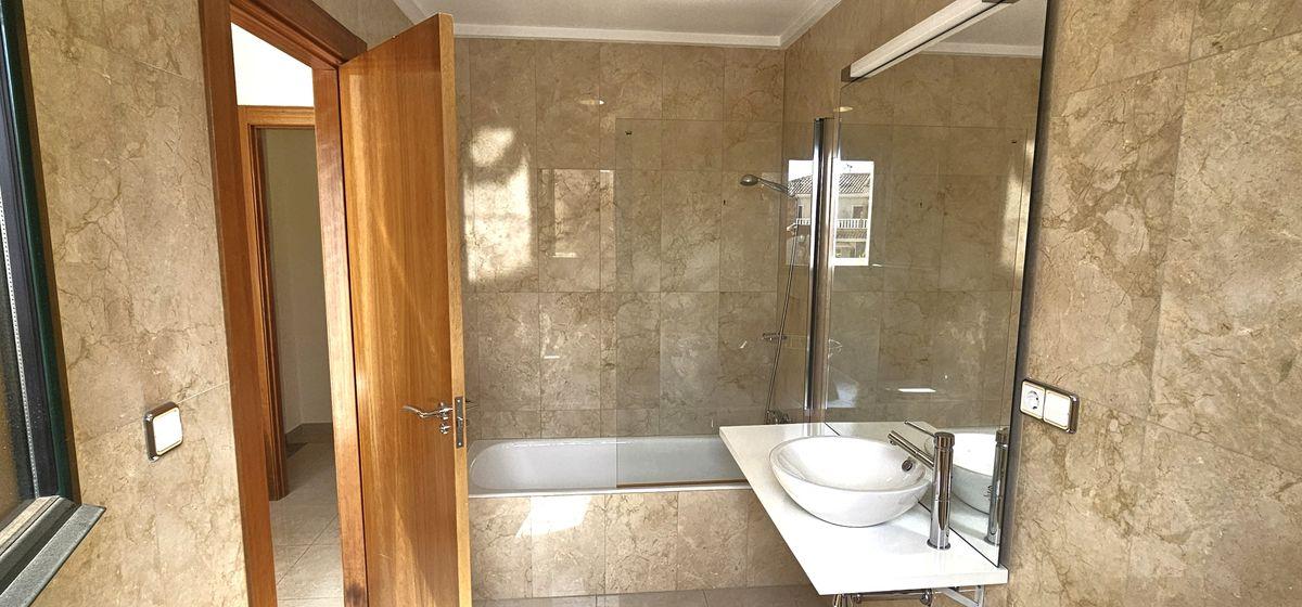 Chalet adosado en Venta en Calle Gerona - 9