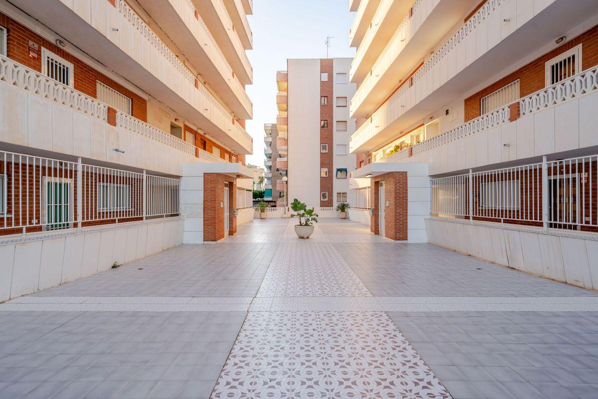 Piso en Venta en Calle Arrecife - 27