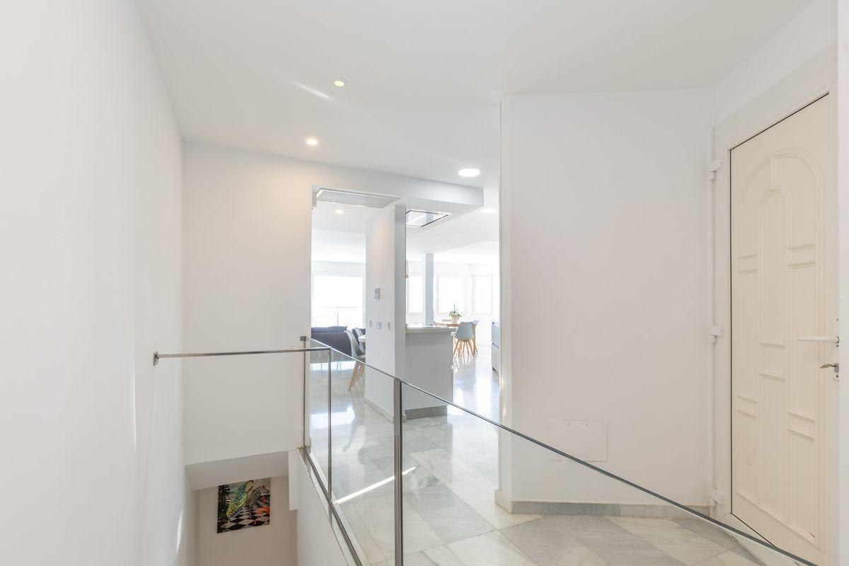 Chalet adosado en Venta en Calle Jose Luis Grasset - 23