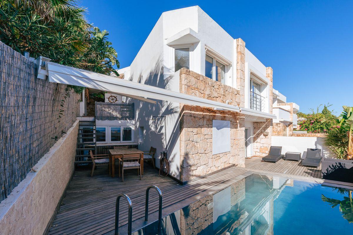 Chalet adosado en Venta en Calle Jose Luis Grasset - 5