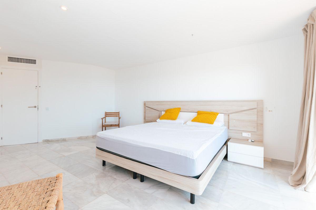 Chalet adosado en Venta en Calle Jose Luis Grasset - 25