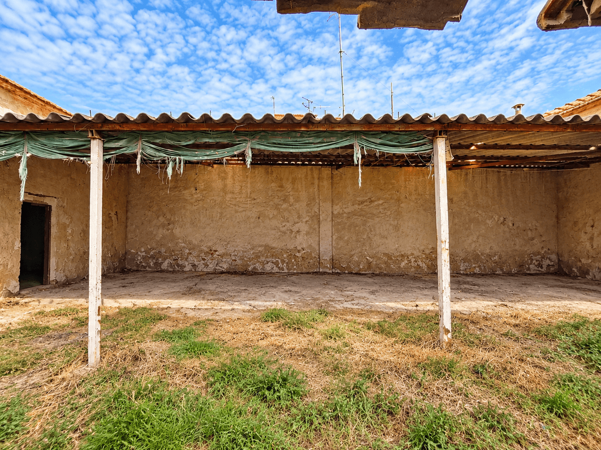 Terreno residencial en Venta en Calle Menéndez Pidal - 6