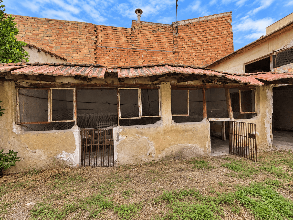 Terreno residencial en Venta en Calle Menéndez Pidal - 4