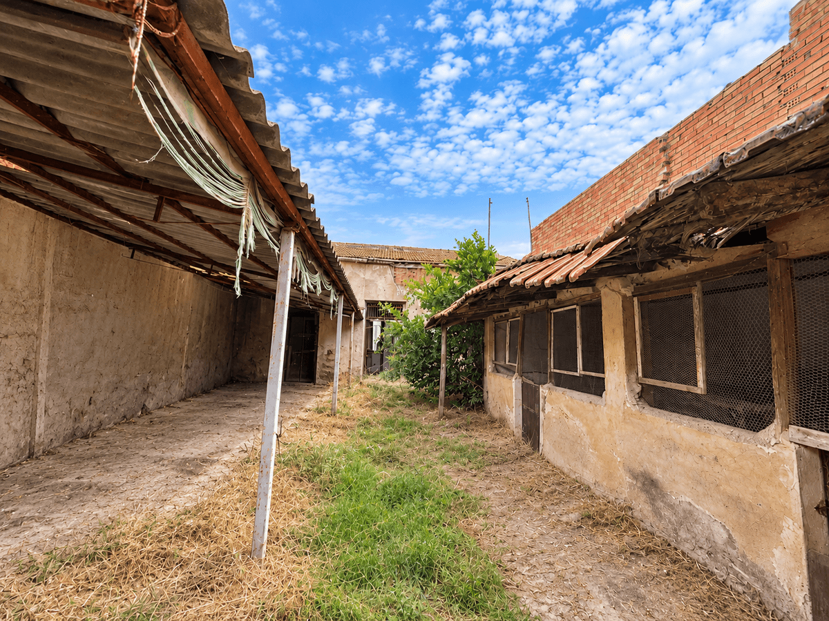 Terreno residencial en Venta en Calle Menéndez Pidal - 3
