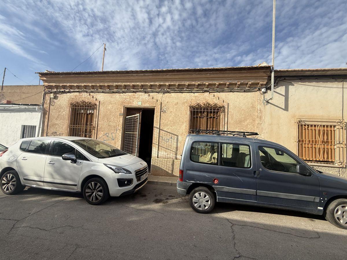 Terreno residencial en Venta en Calle Menéndez Pidal - 17