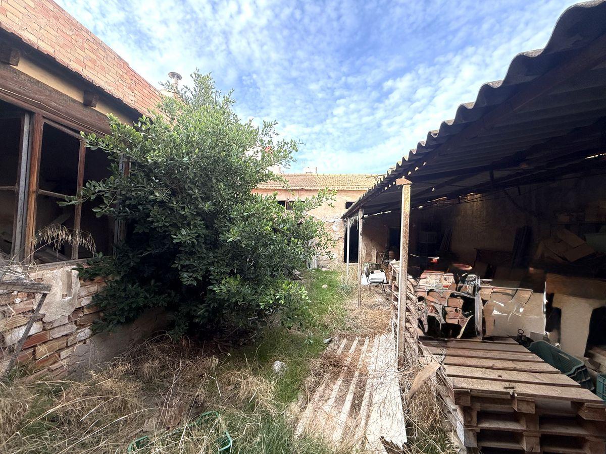 Terreno residencial en Venta en Calle Menéndez Pidal - 22