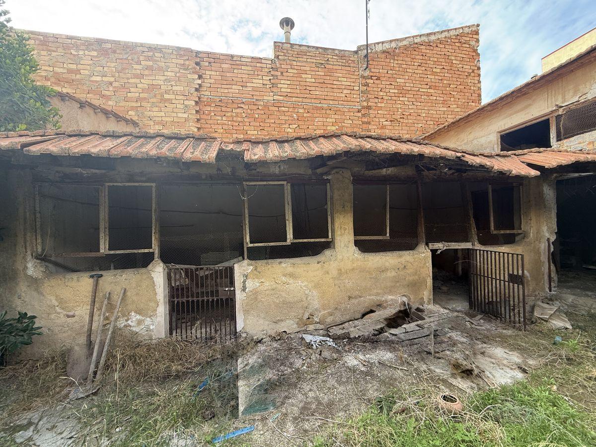 Terreno residencial en Venta en Calle Menéndez Pidal - 25