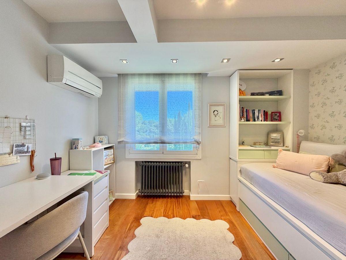 Chalet en Venta en Avenida de Marsil - 86