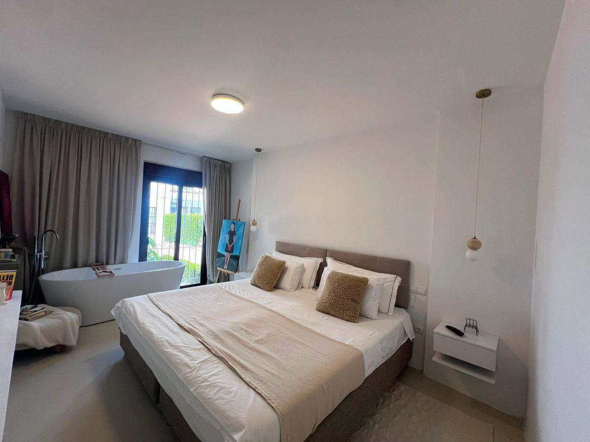Piso en Venta en Calle Califa Nva Andalucía - 6