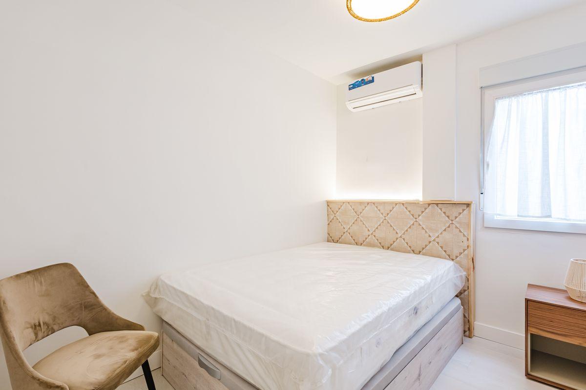 Piso en Venta en Calle Juan de Herrera - 21