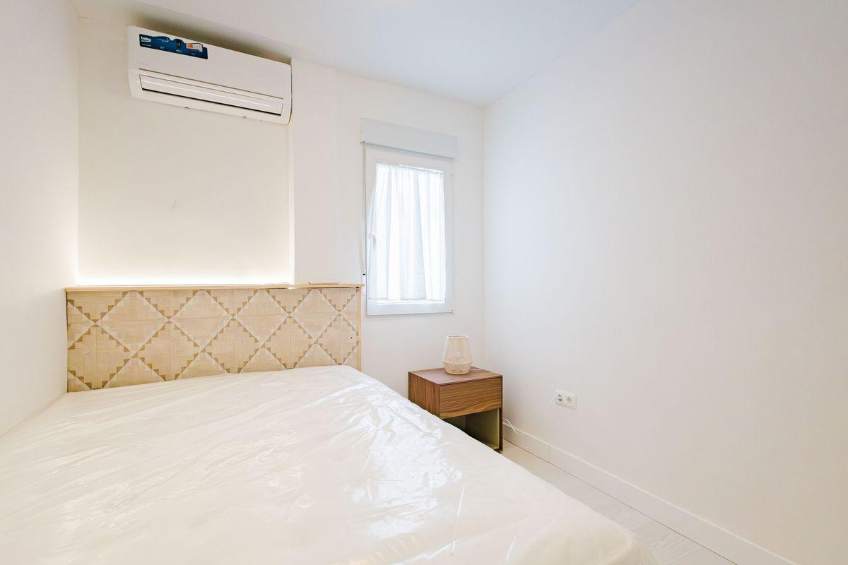 Piso en Venta en Calle Juan de Herrera - 23