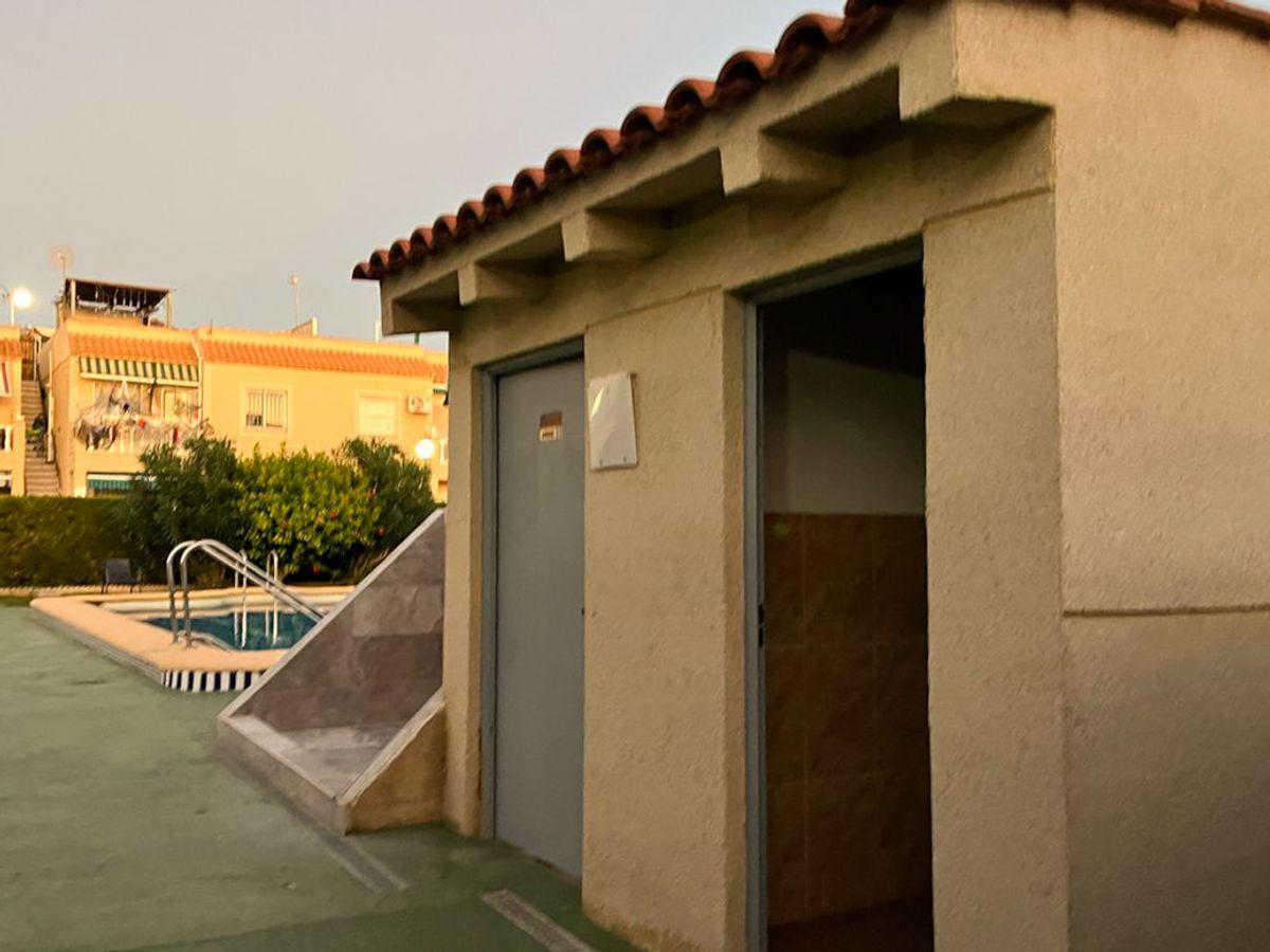 Chalet adosado en Alquiler en Calle Antonio Rodriguez Parodi - 21