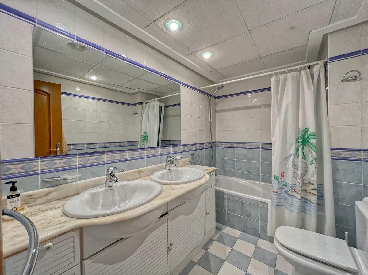 Piso en Venta en Calle Juan Carlos I - 16