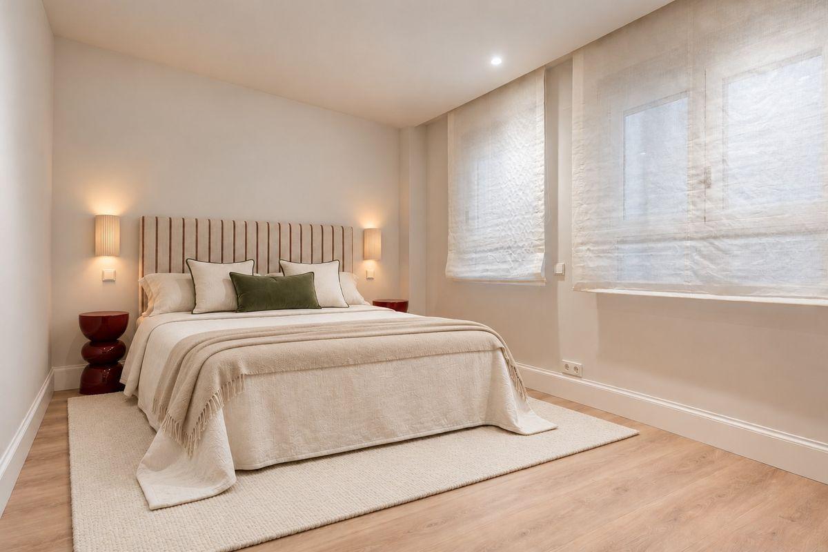Piso en Venta en Calle de la Infanta María Teresa - 13