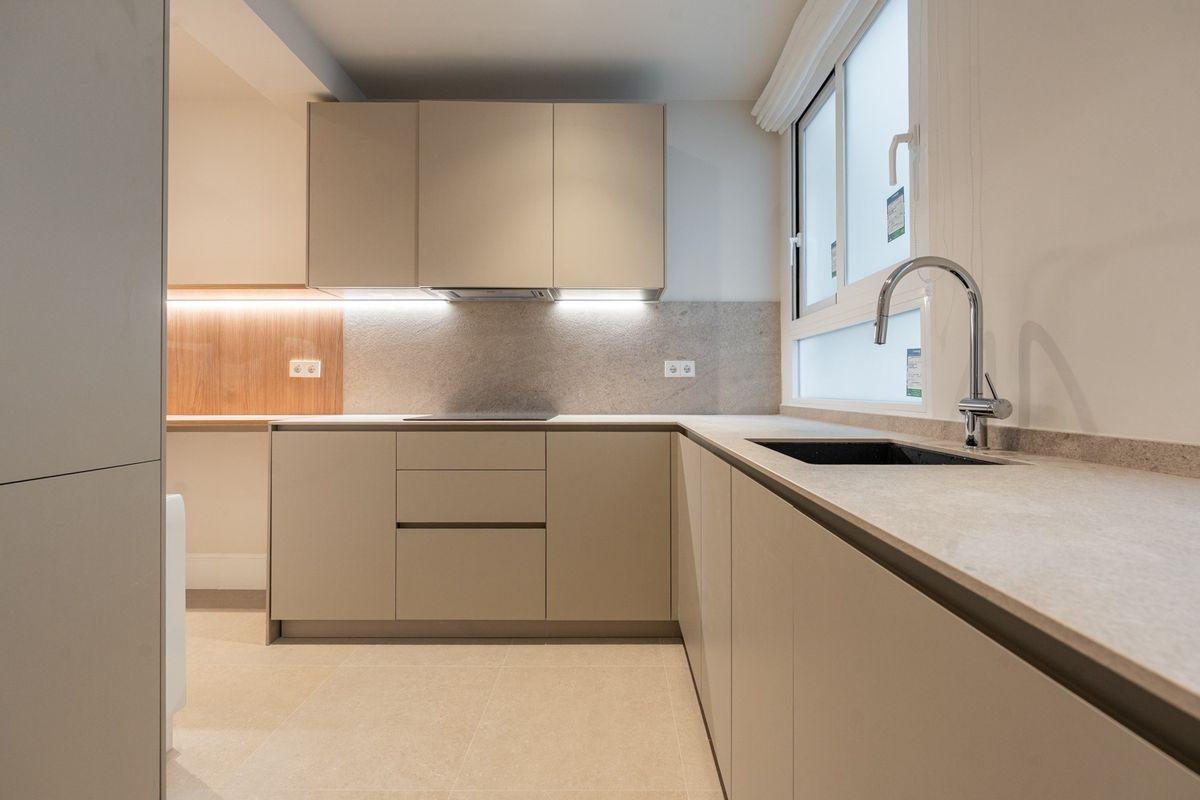 Piso en Venta en Calle de la Infanta María Teresa - 8
