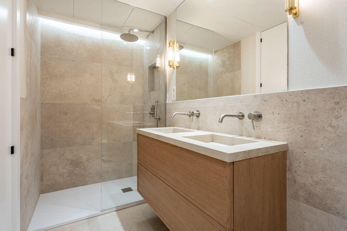 Piso en Venta en Calle de la Infanta María Teresa - 24