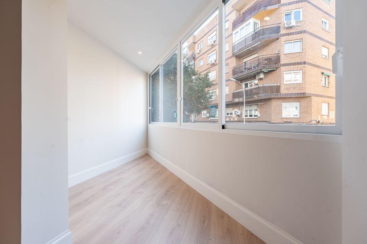 Piso en Venta en Calle de la Infanta María Teresa - 7