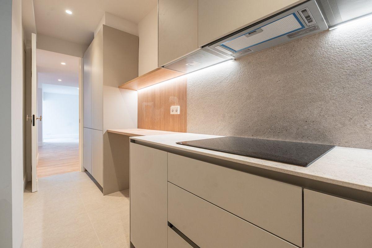 Piso en Venta en Calle de la Infanta María Teresa - 10