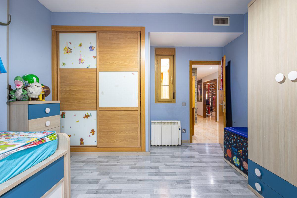 Chalet en Venta en Calle Barriada del Santo - 19