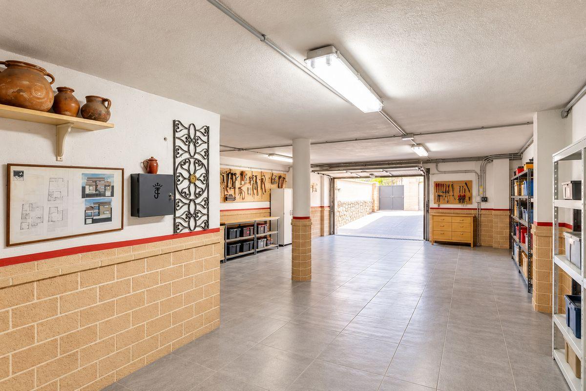 Chalet en Venta en Calle Barriada del Santo - 26