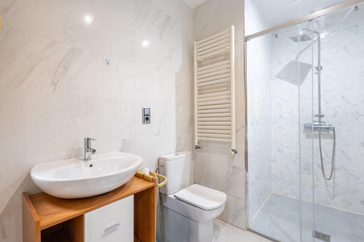 Chalet en Venta en Calle Barriada del Santo - 11