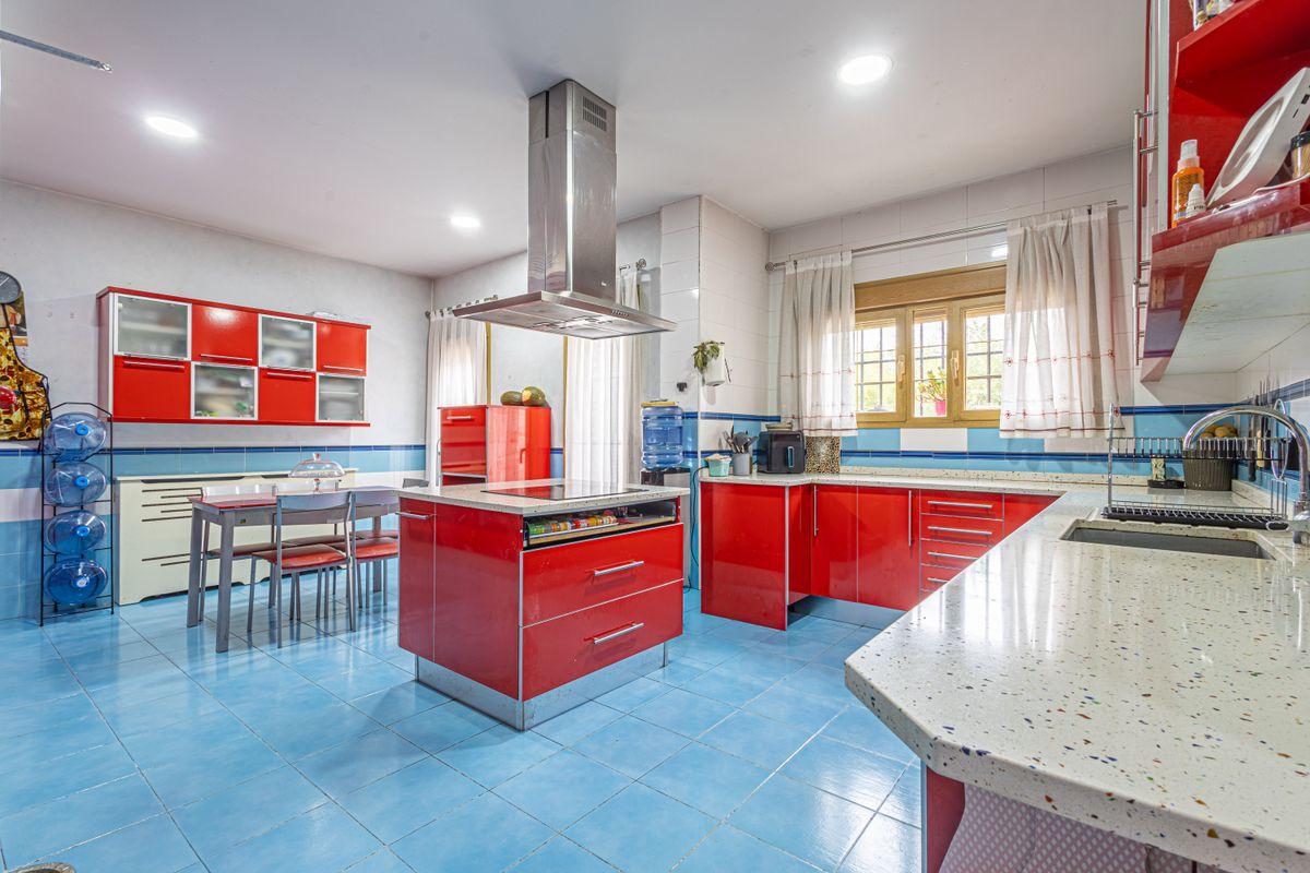 Chalet en Venta en Calle Barriada del Santo - 8