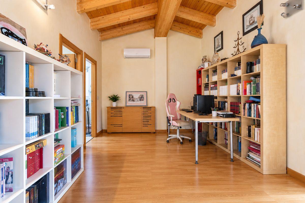 Chalet en Venta en Calle Barriada del Santo - 13