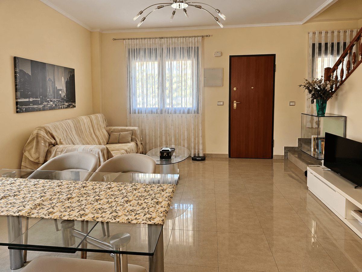 Chalet Pareado en Venta en Calle Pamplona - 2