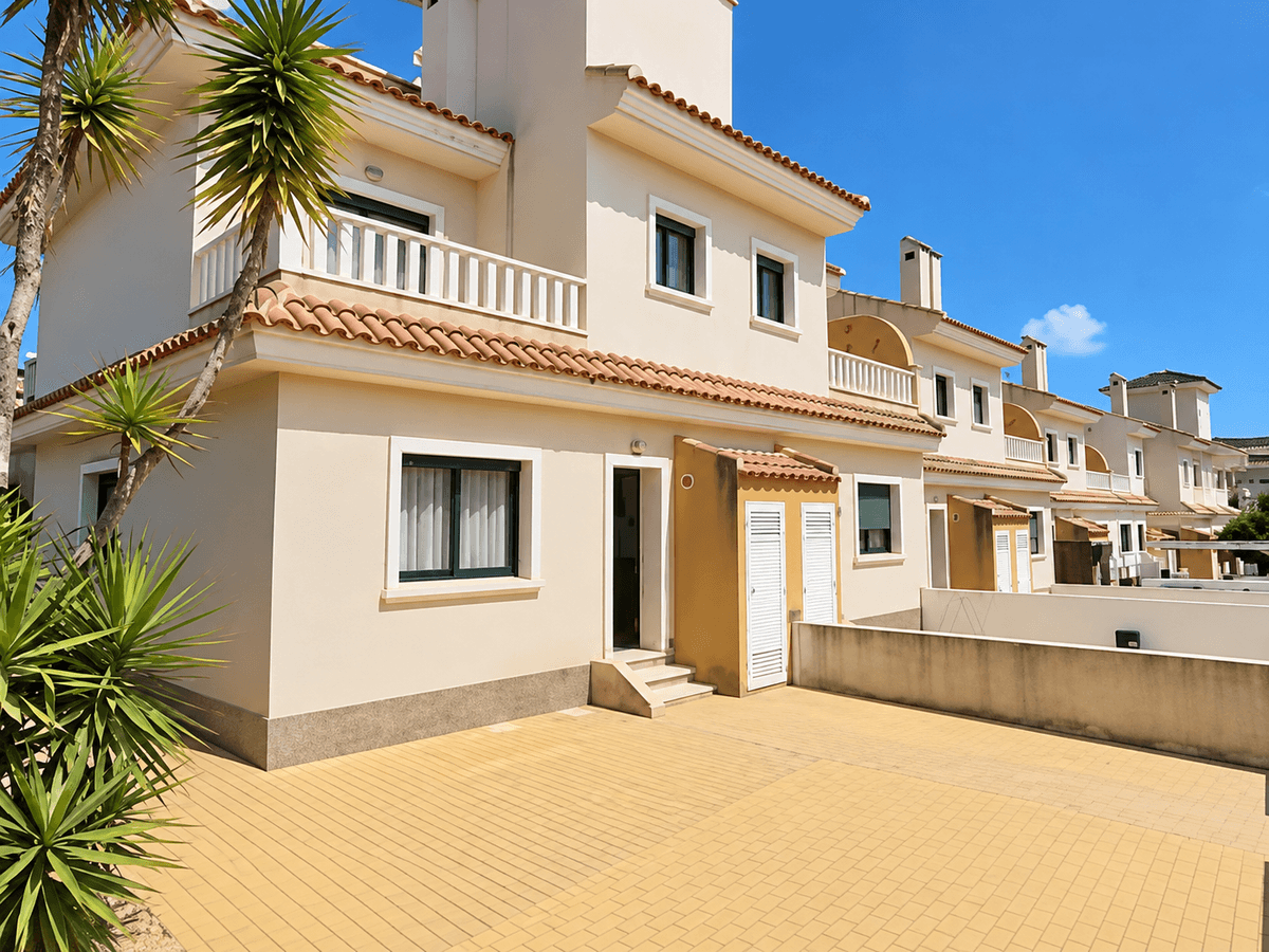 Chalet Pareado en Venta en Calle Pamplona - 15