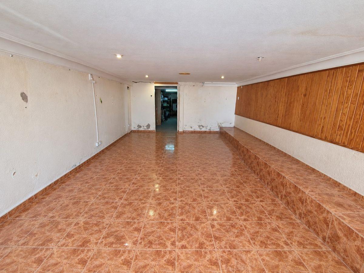 Local Comercial en Venta en Carrer Sol Naixent - 23