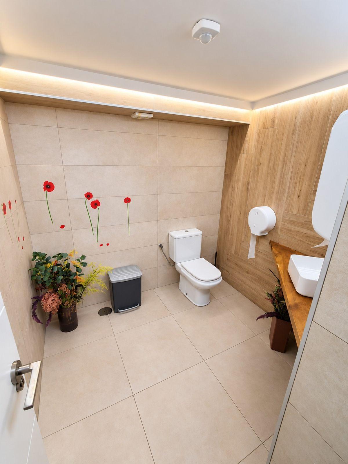 Local Comercial en Venta en Carrer Sol Naixent - 16