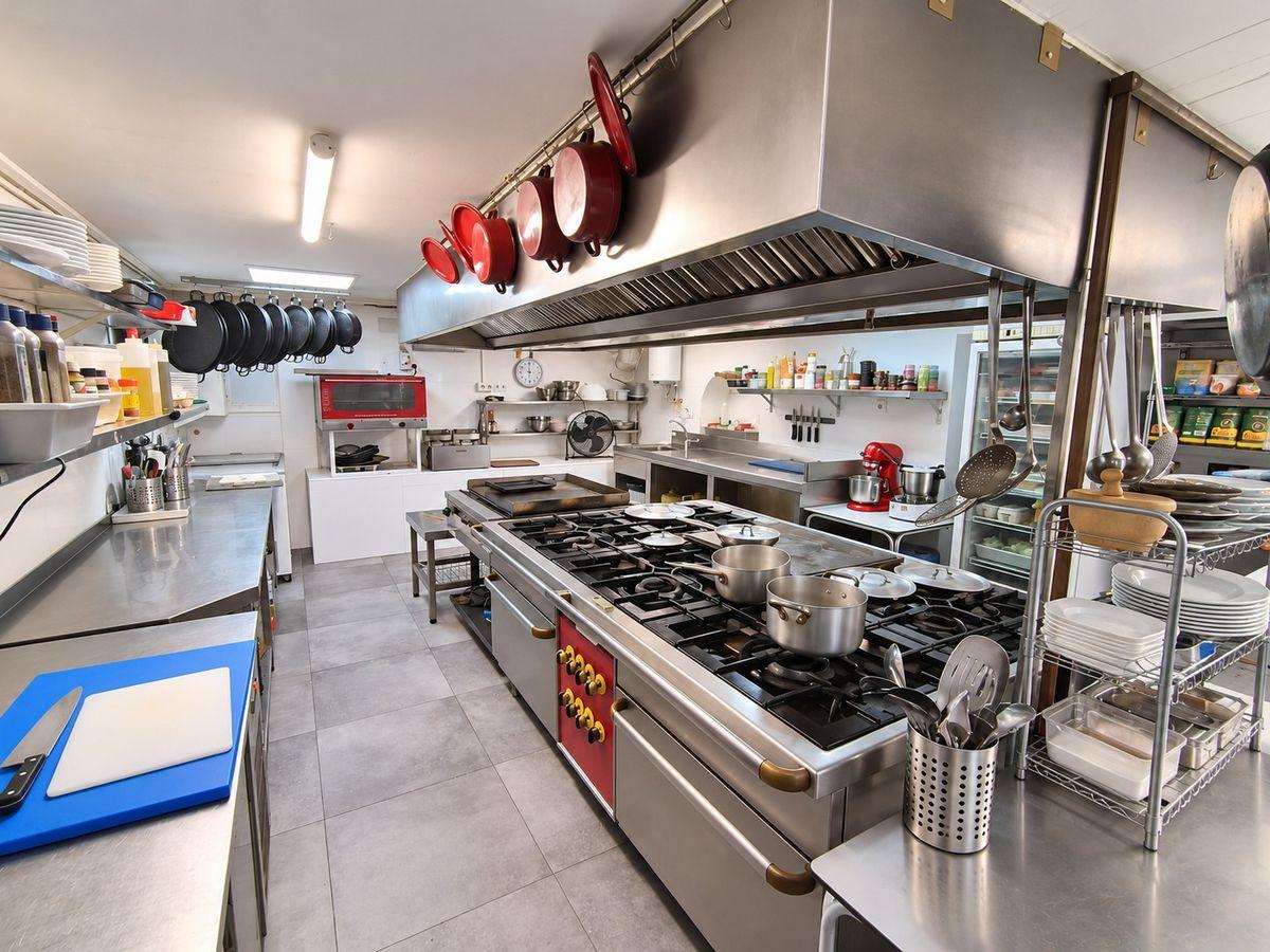 Local Comercial en Venta en Carrer Sol Naixent - 12