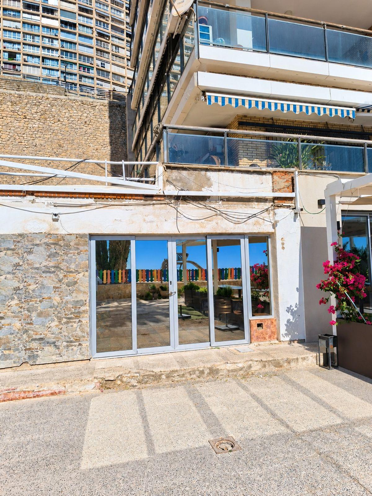 Local Comercial en Venta en Carrer Sol Naixent - 26