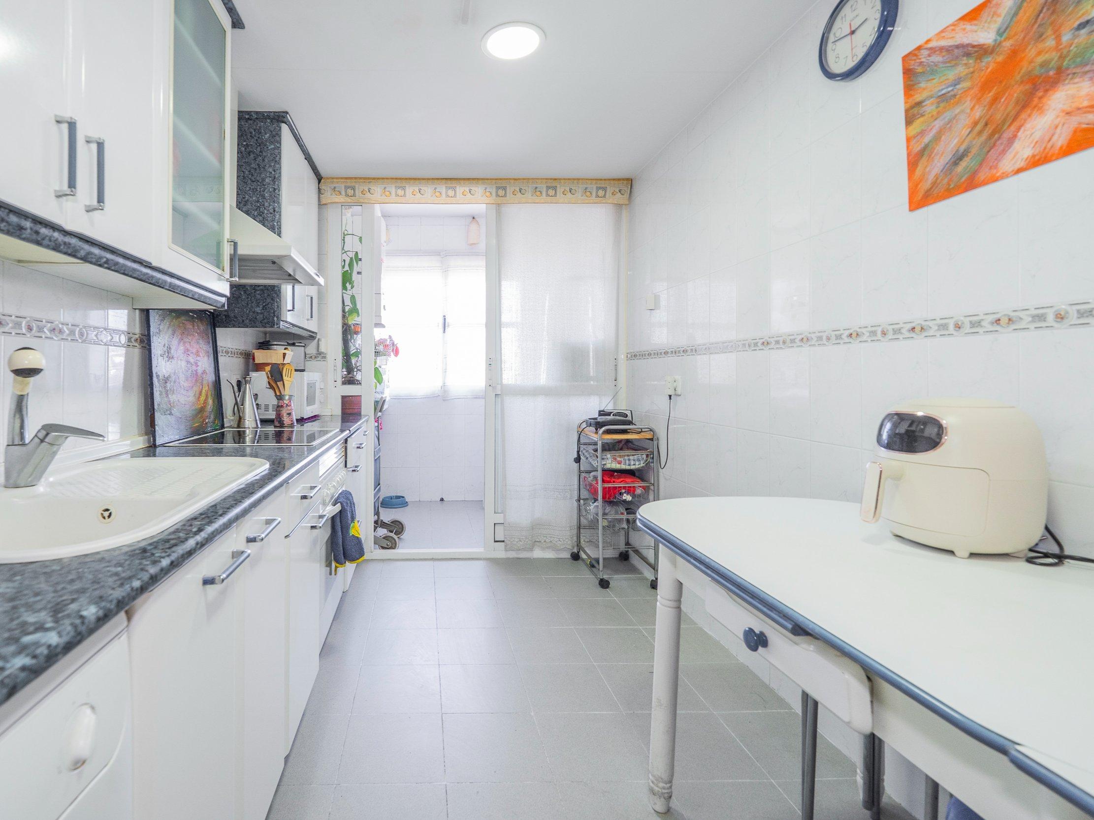 SE VENDE PISO - LAS ROSAS - 4