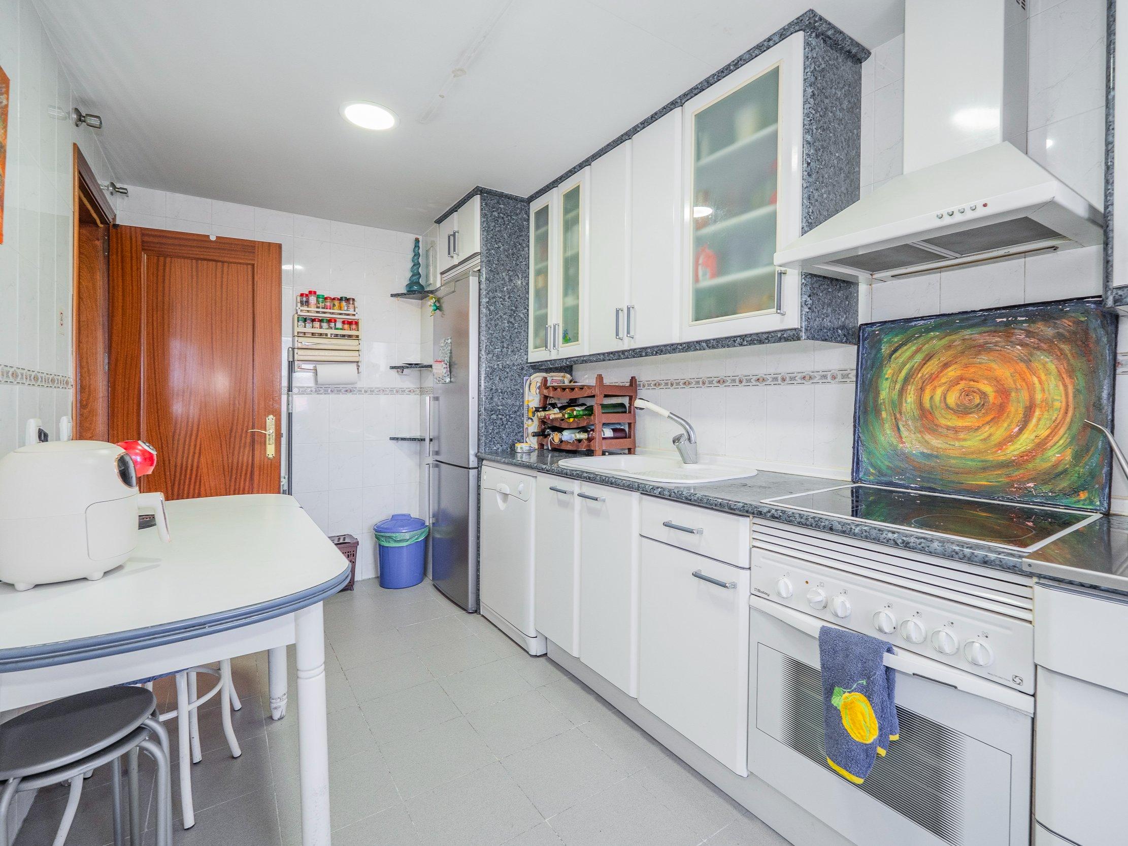 SE VENDE PISO - LAS ROSAS - 5